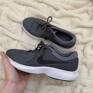 Nike Revolution 4 grey running sneakers